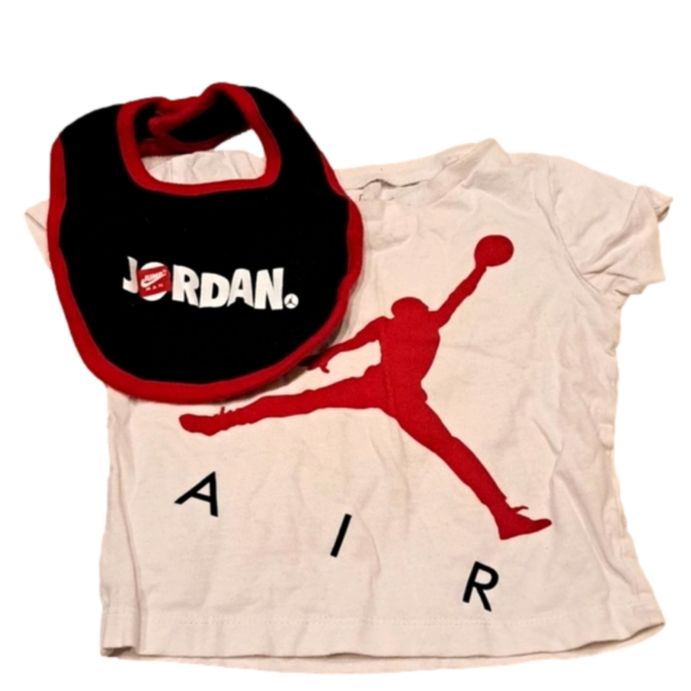 Nike Jordan Air short sleeve t-shirt and bib combo/bundle size 18 months baby